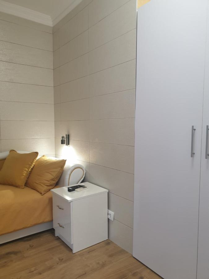 Elena Lux Apartment เบลเกรด ภายนอก รูปภาพ