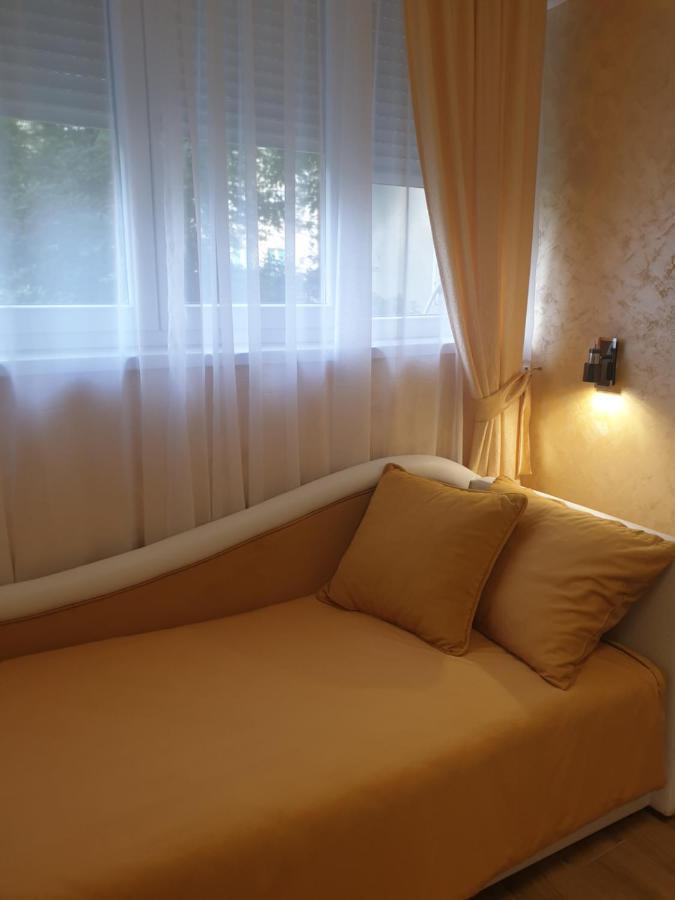 Elena Lux Apartment เบลเกรด ภายนอก รูปภาพ